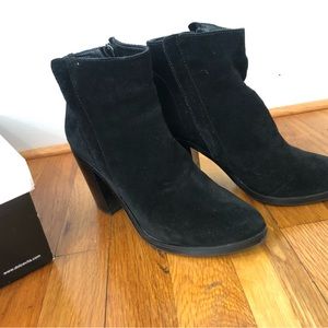 Dolce Vita Stunna black suede booties size 7